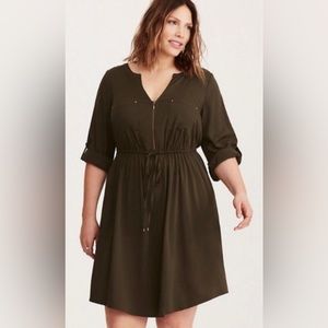 Torrid olive green challis zip front dress size 2